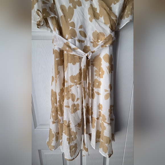 DKNY Printed Swiss Dot Fit & Flare Dress Size 14. Like new. - Picture 7 of 16